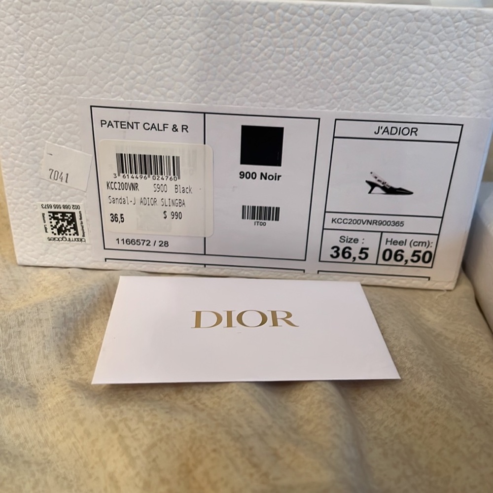 J'Adior Slingback Pump

Black Patent Calfskin
Reference: KCC201VNR_S900 - Picture 7 of 7